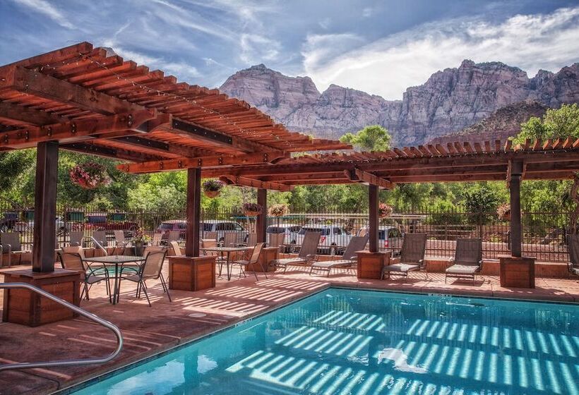 Cable Mountain Lodge