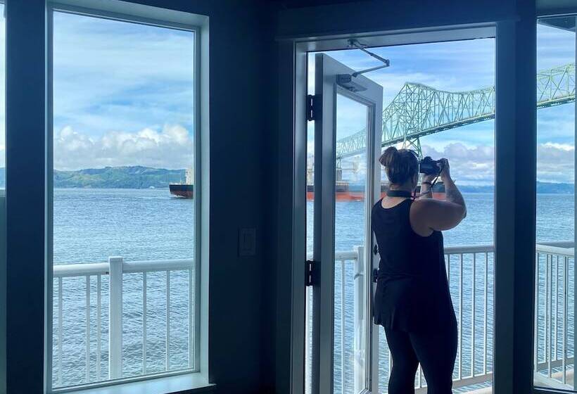 Cannery Pier Hotel & Spa