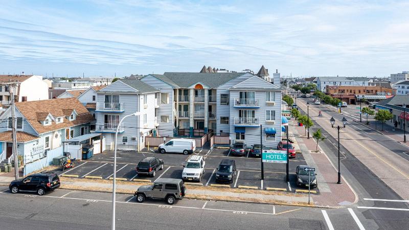 Charlee Villas Beach Hotel Oceanblock