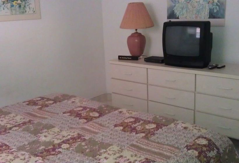 Deerfield Buccaneer Resort Apartments