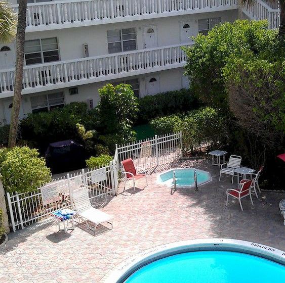 Deerfield Buccaneer Resort Apartments