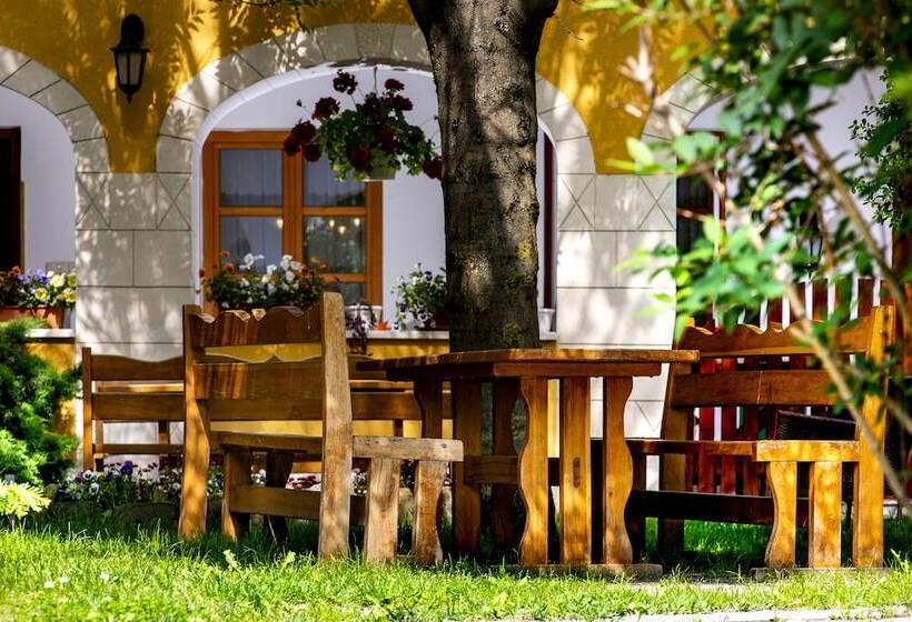 Gastland M0 Hotel & Conference Center