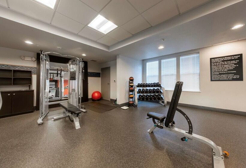 Hampton Inn & Suites Dupont