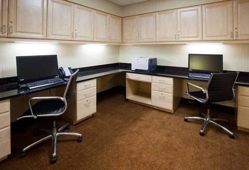 Hampton Inn & Suites Minot Airport