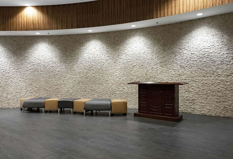 Hampton Inn & Suites Raleigh Downtown