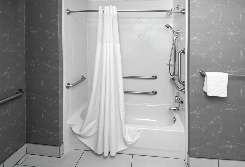 Hampton Inn & Suites Raleigh Downtown