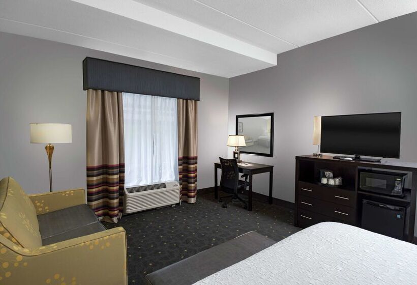 Hampton Inn & Suites Raleigh Downtown