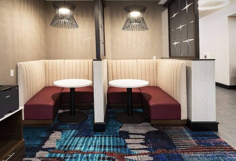 Hampton Inn & Suites Raleigh Downtown