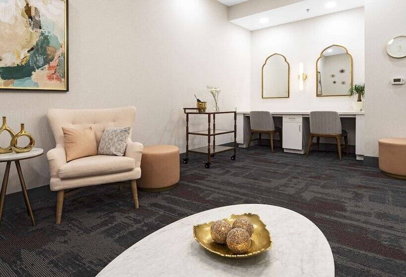 Hampton Inn & Suites Raleigh Downtown