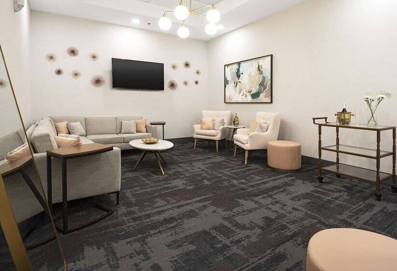 Hampton Inn & Suites Raleigh Downtown