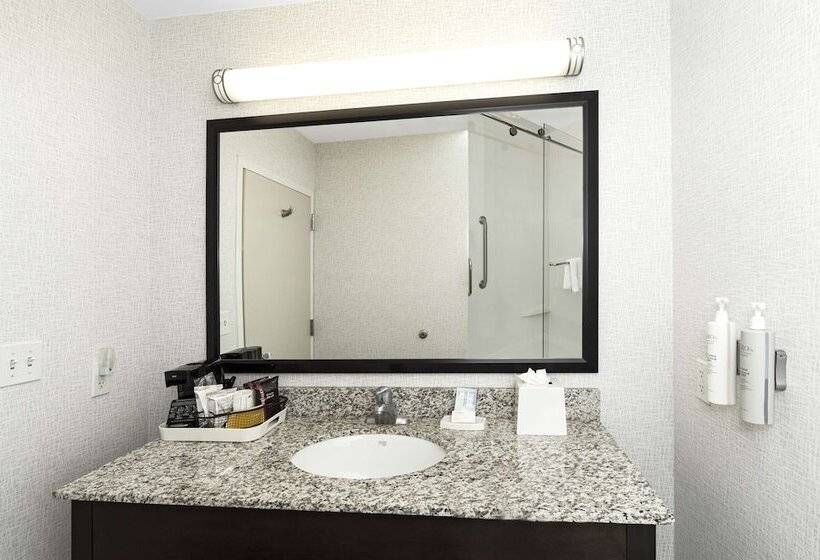 Hampton Inn & Suites Raleigh Downtown