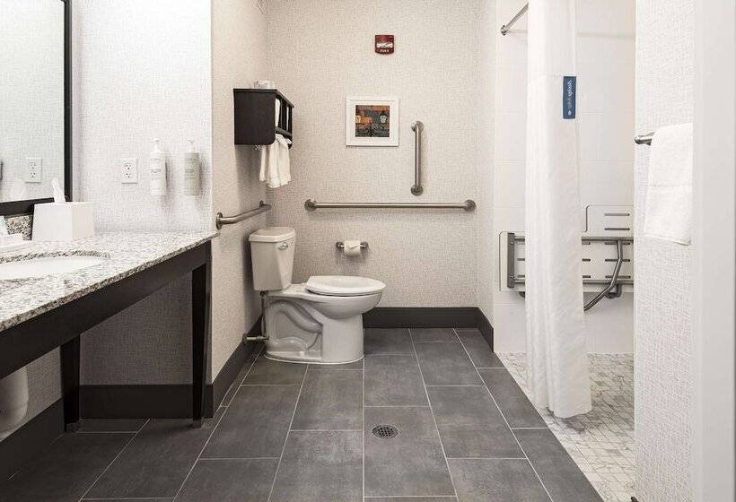 Hampton Inn & Suites Raleigh Downtown