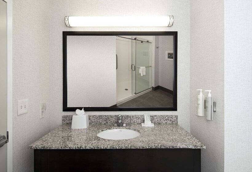 Hampton Inn & Suites Raleigh Downtown