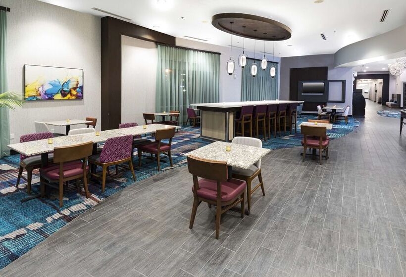 Hampton Inn & Suites Raleigh Downtown