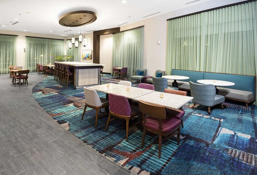 Hampton Inn & Suites Raleigh Downtown