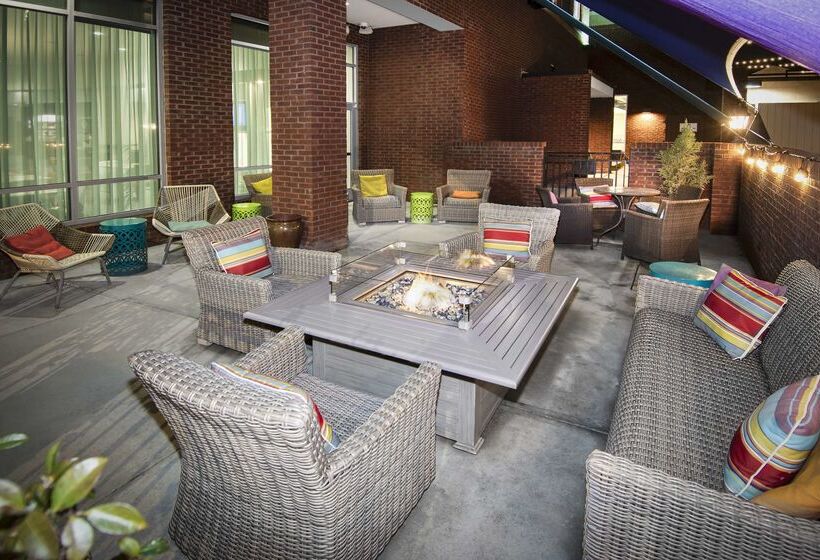 Hampton Inn & Suites Raleigh Downtown