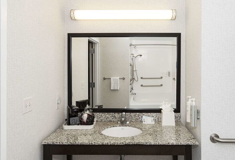 Hampton Inn & Suites Raleigh Downtown