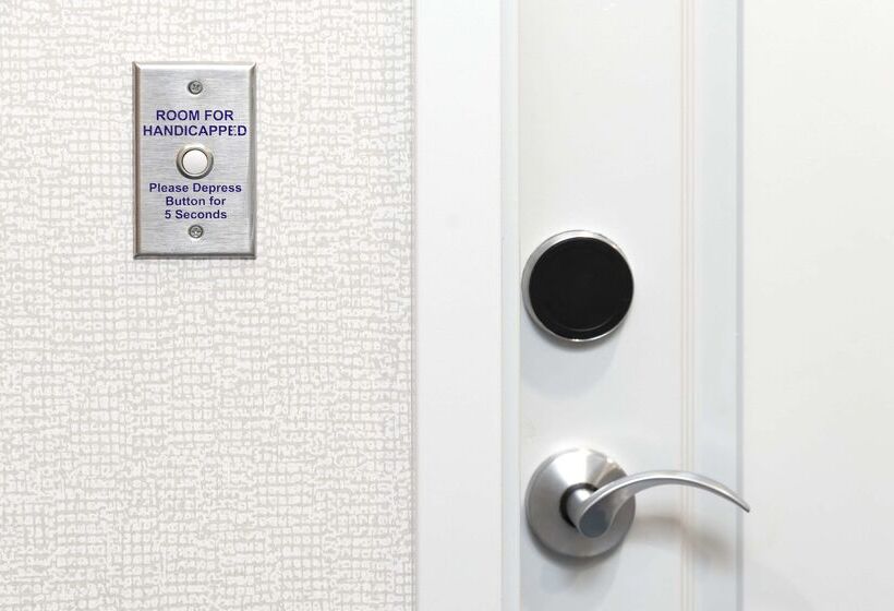 Hampton Inn & Suites Raleigh Downtown