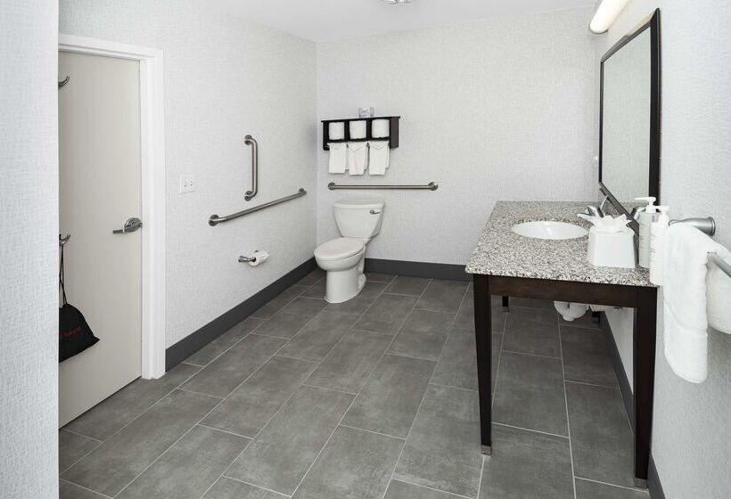 Hampton Inn & Suites Raleigh Downtown