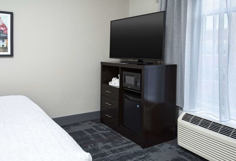 Hampton Inn & Suites Raleigh Downtown