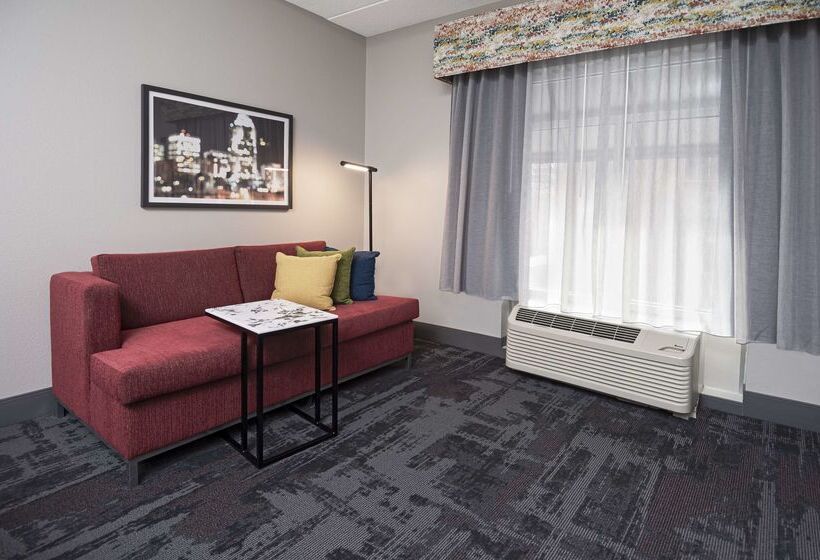 Hampton Inn & Suites Raleigh Downtown