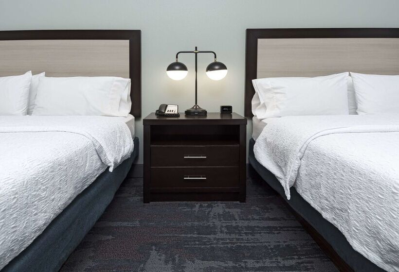 Hampton Inn & Suites Raleigh Downtown