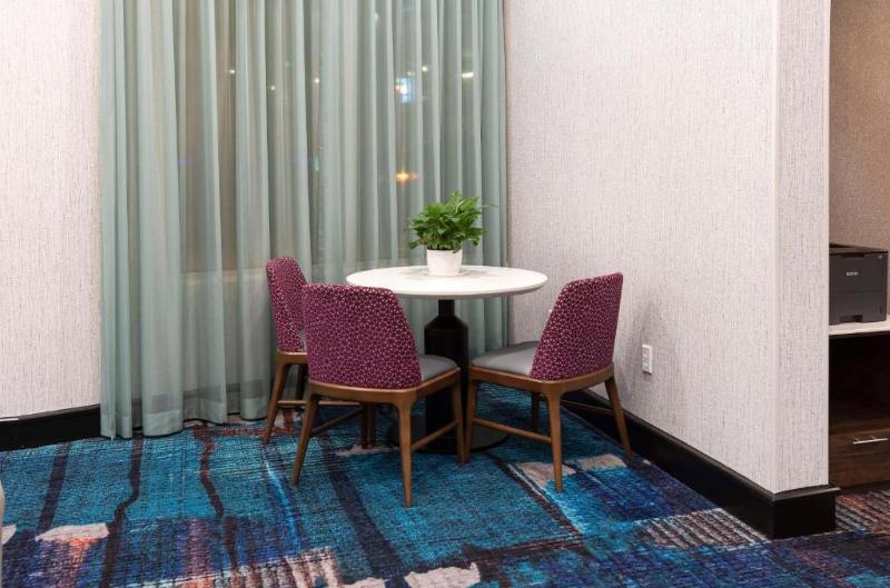 Hampton Inn & Suites Raleigh Downtown