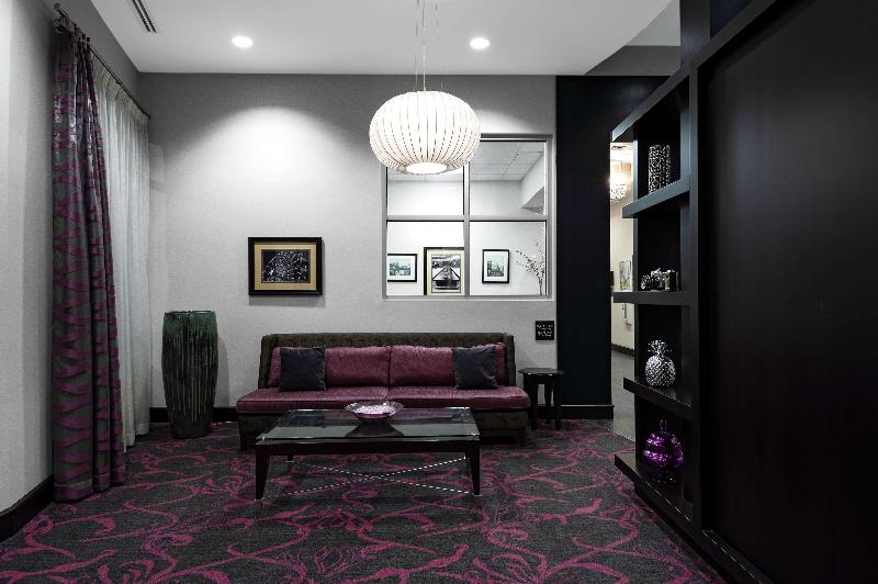 Hampton Inn & Suites Raleigh Downtown