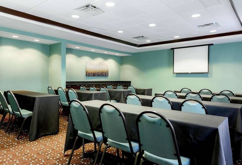 Hampton Inn & Suites Wheelingthe Highlands