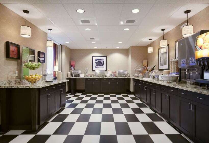 Hampton Inn & Suites Williston