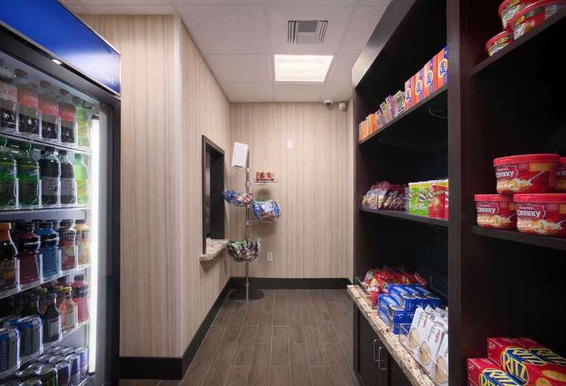 Hampton Inn & Suites Williston