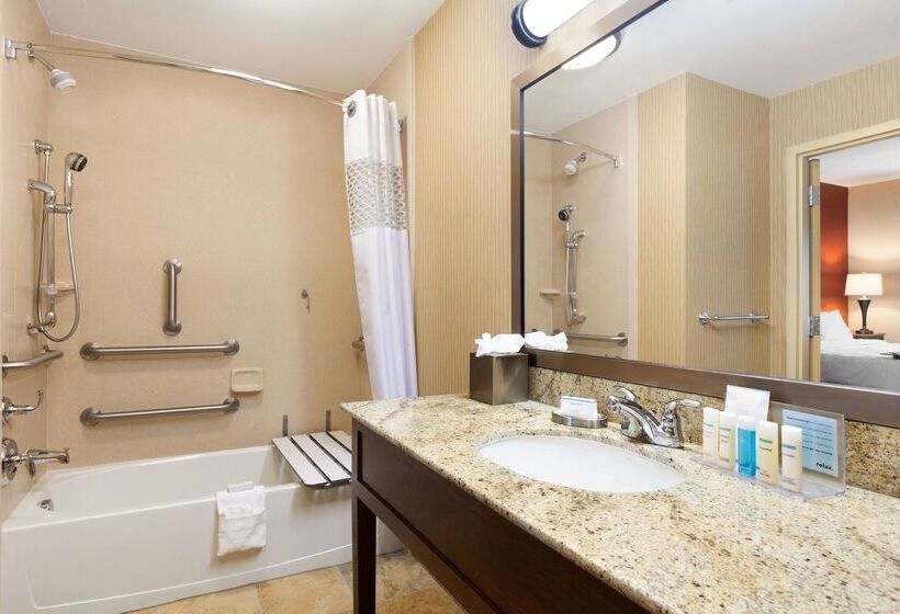 Hampton Inn & Suites Williston