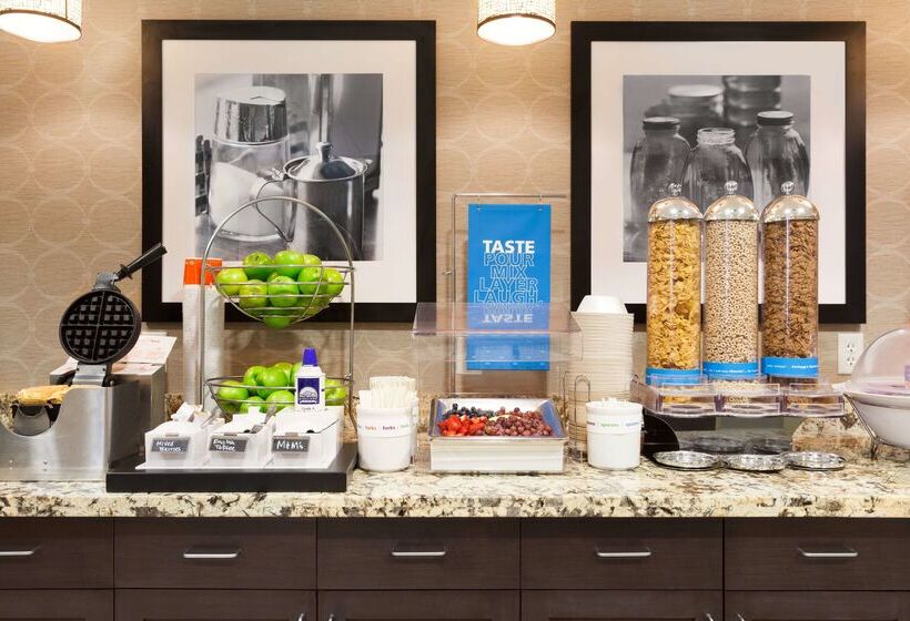 Hampton Inn & Suites Williston