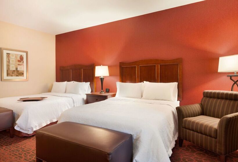 Hampton Inn & Suites Williston