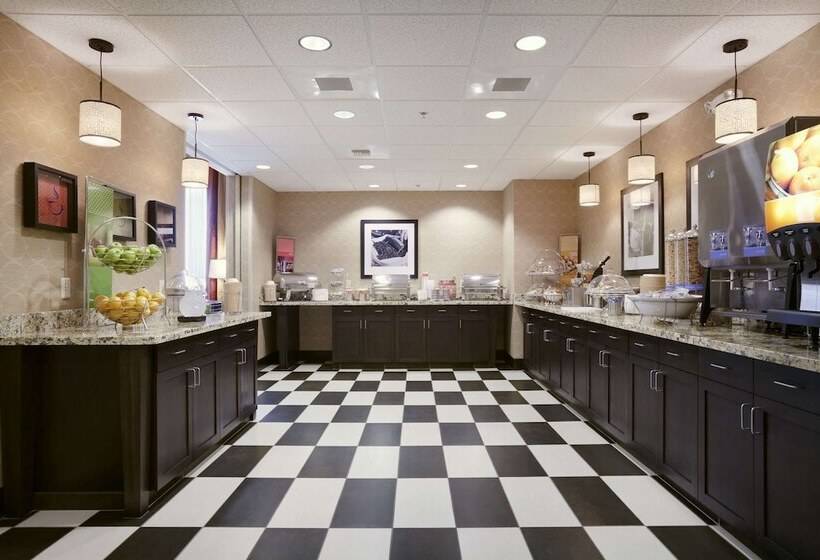 Hampton Inn & Suites Williston