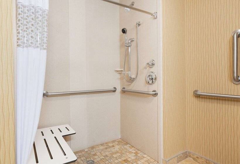 Hampton Inn & Suites Williston