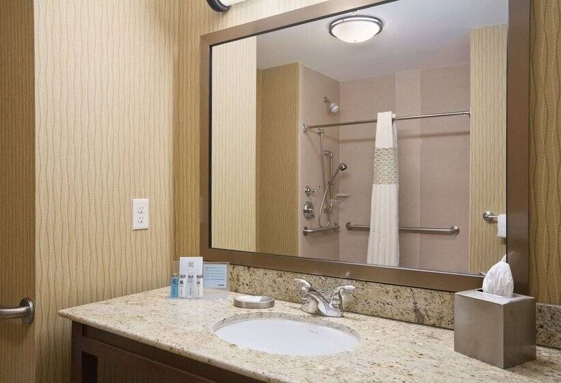 Hampton Inn & Suites Williston