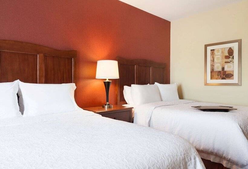 Hampton Inn & Suites Williston