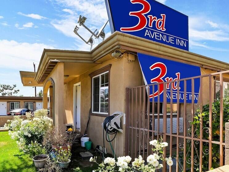 호텔 3rd Avenue Inn