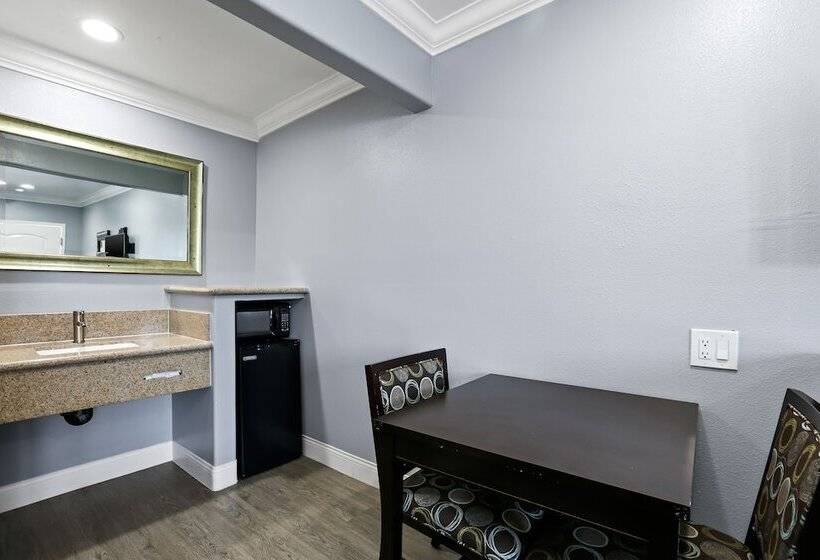 호텔 3rd Avenue Inn