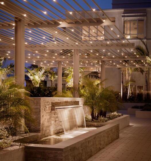 هتل Aka Beverly Hills