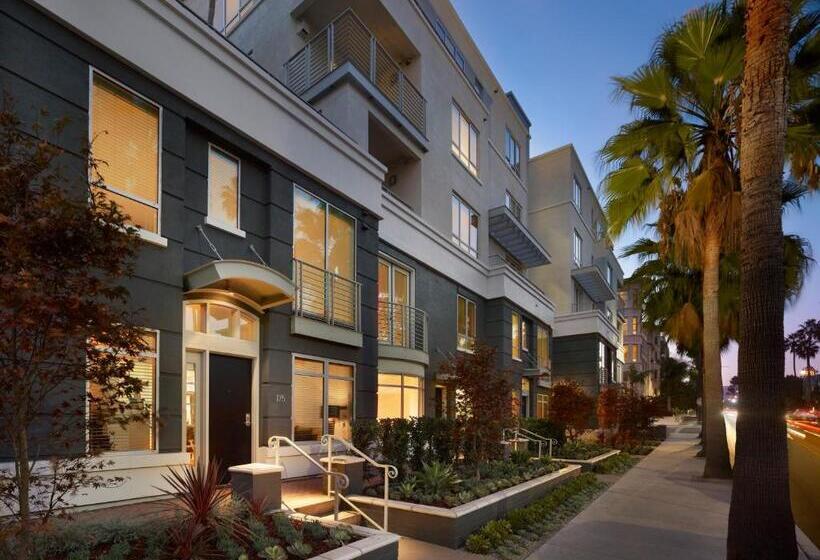 هتل Aka Beverly Hills