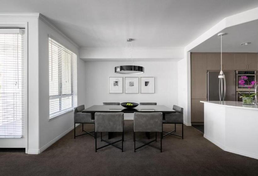 هتل Aka Beverly Hills