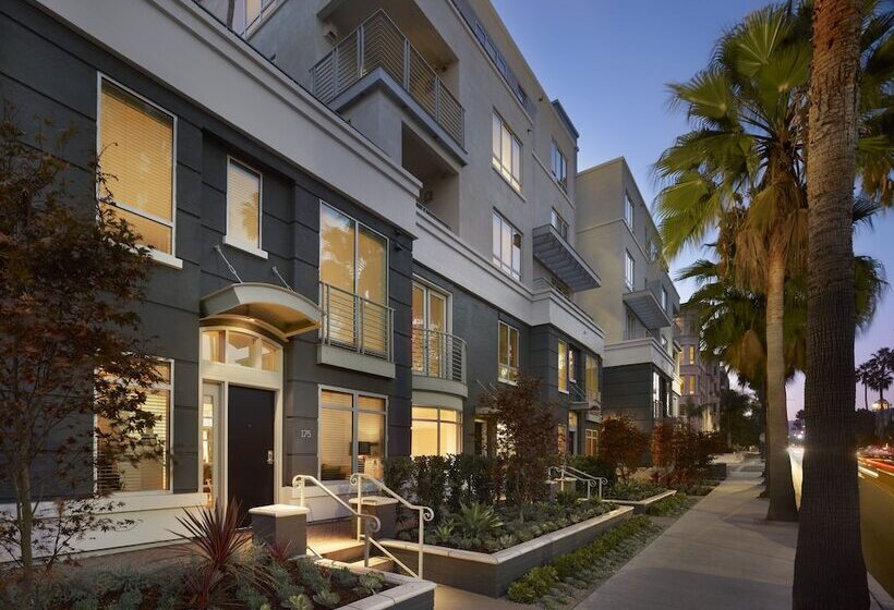 هتل Aka Beverly Hills