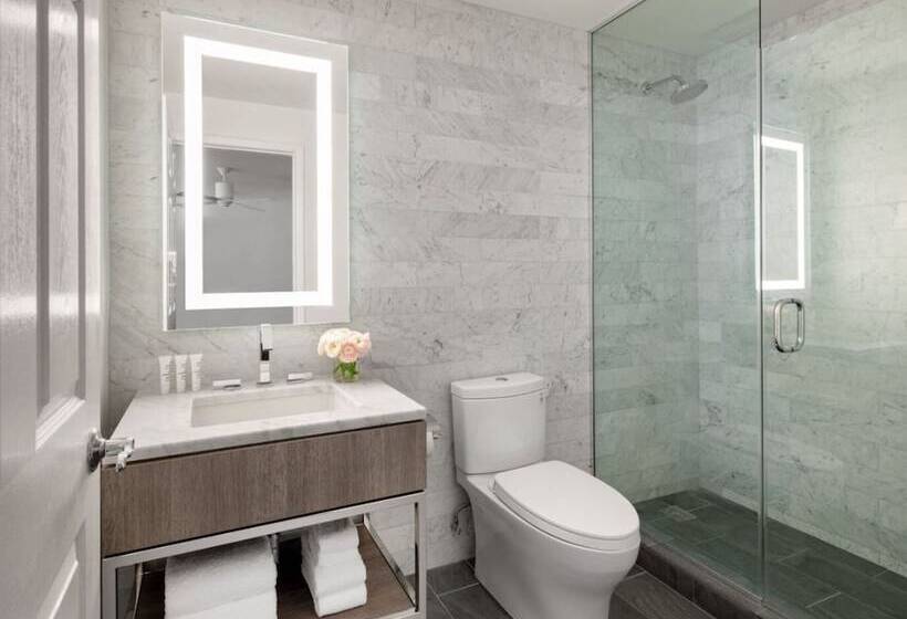 هتل Aka Beverly Hills