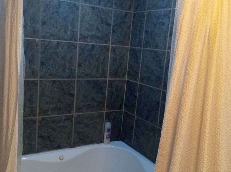 호텔 All Seasons Groveland Inn