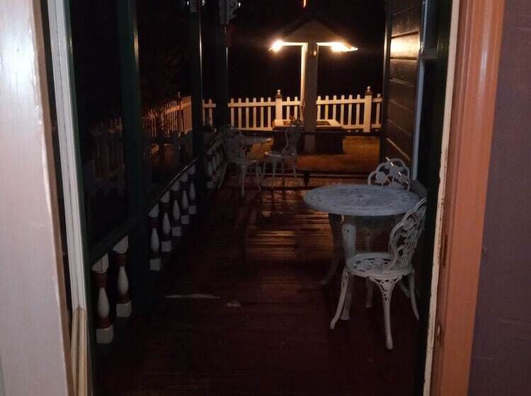 호텔 All Seasons Groveland Inn