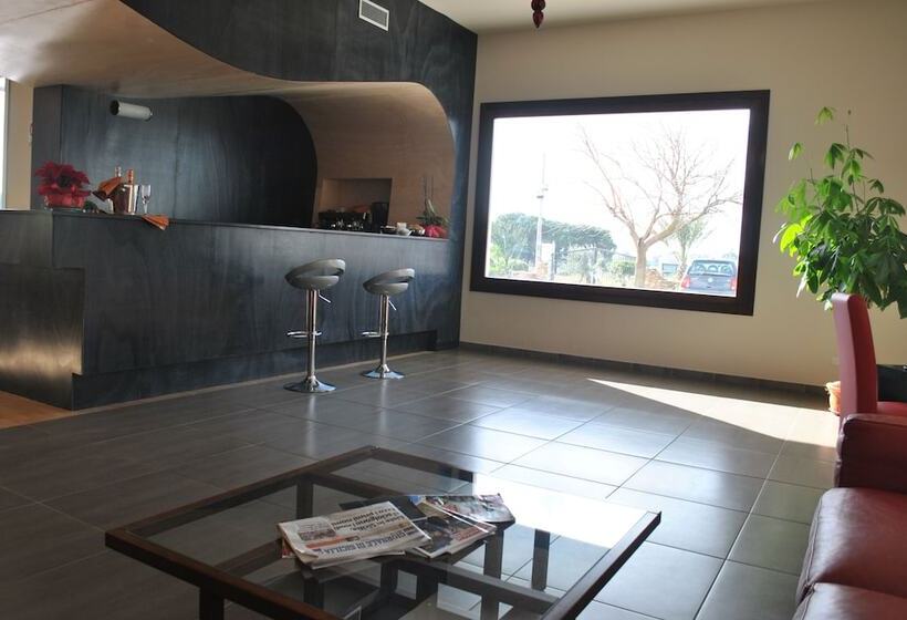 酒店 Althea Palace