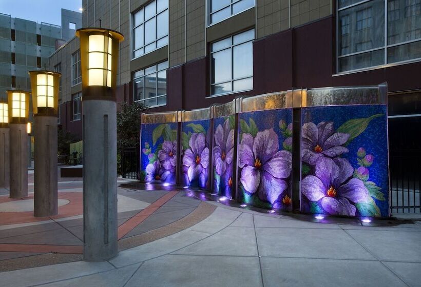 Ambassador Hotel Wichita, Autograph Collection