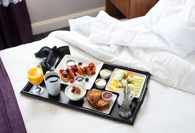 Ambassador Hotel Wichita, Autograph Collection